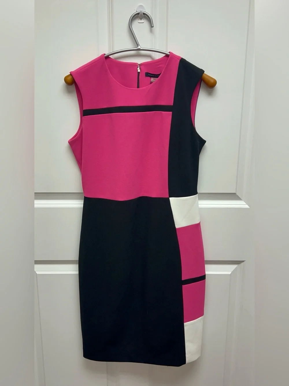 Tommy Hilfiger sleeveless Pink and Black color-block sheath dress NWT Size 4 - Picture 1 of 6